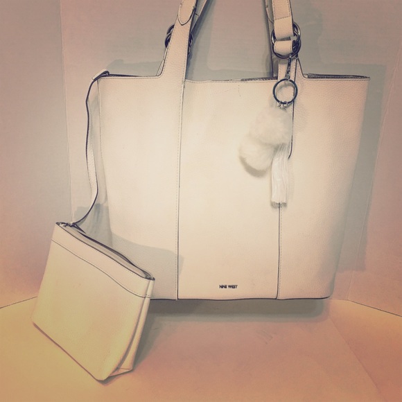 Nine West Handbags - Nine West leather handbag